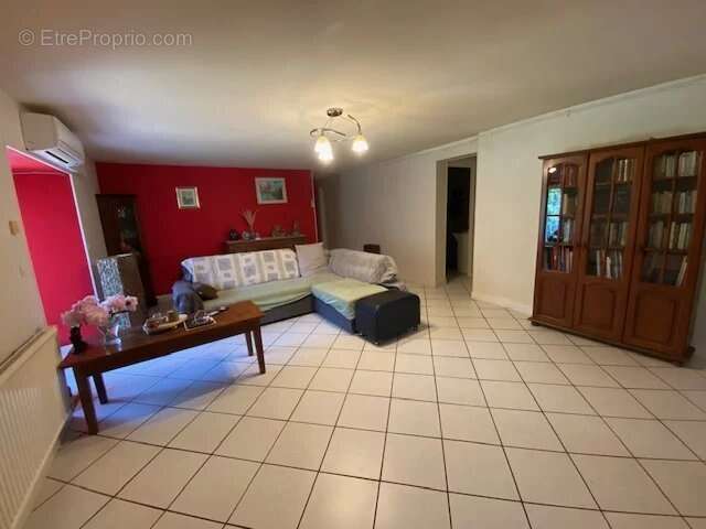 Maison à LA TOUR-D'AUVERGNE