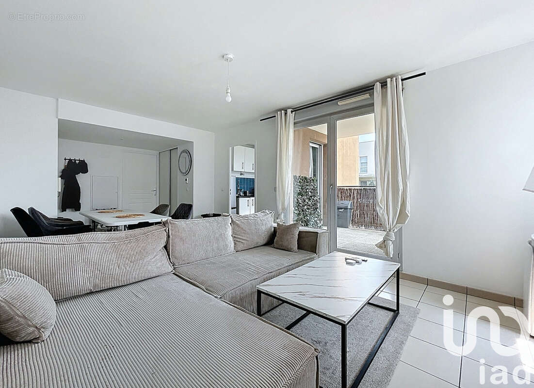 Photo 2 - Appartement à VENISSIEUX