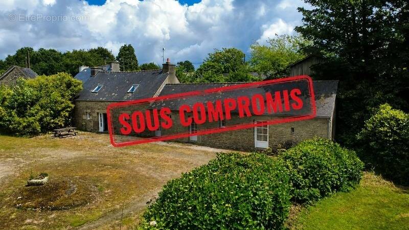 Maison à PLOUNEOUR-MENEZ