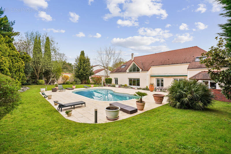 Maison à LOUVECIENNES