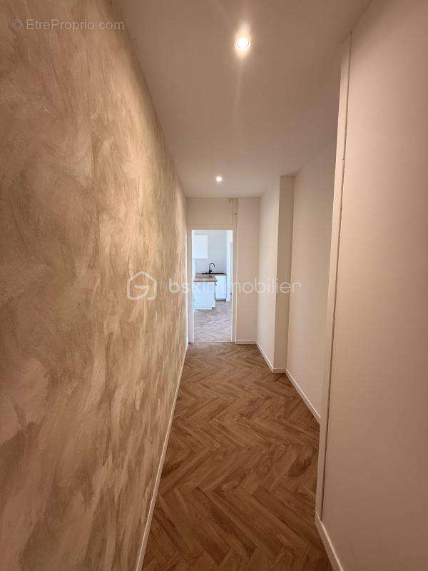 Appartement T2 entièrement rénové – À 8 minutes à pied du centre historique de Vitré - photo 5
