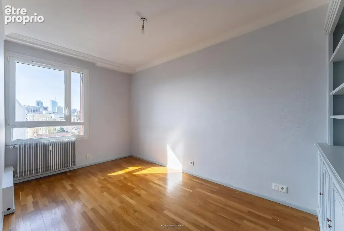 Dernier étage - appartement traversant avec balcon, parking, cave Proche Part-Dieu - photo 5