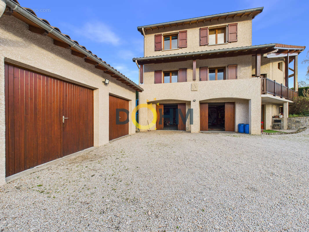 Belle maison familiale de 141 m2 à Monistrol. - photo 5