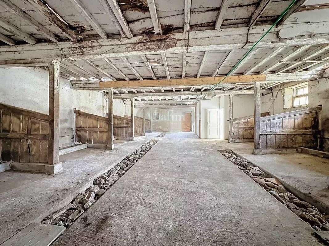 Maison à MONLEON-MAGNOAC