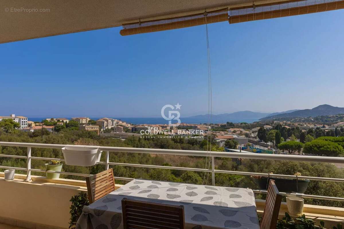 L'ile-rousse - Beau T2 vue mer & terrasse - photo 16