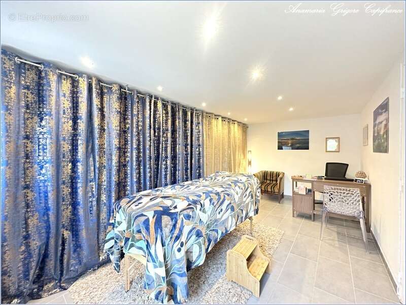 A vendre au centre de Landelles (28190) - longère rénovée de 165 m², 4 chambres, terrain clos de 900 m² - photo 6