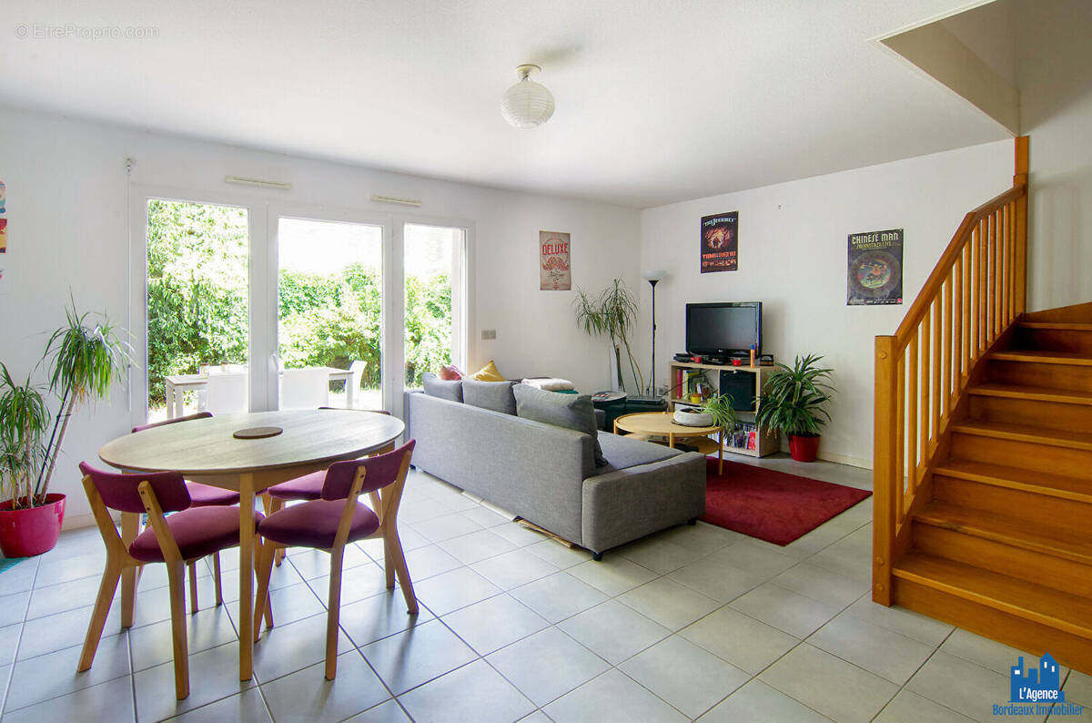 Maison à VILLENAVE-D'ORNON