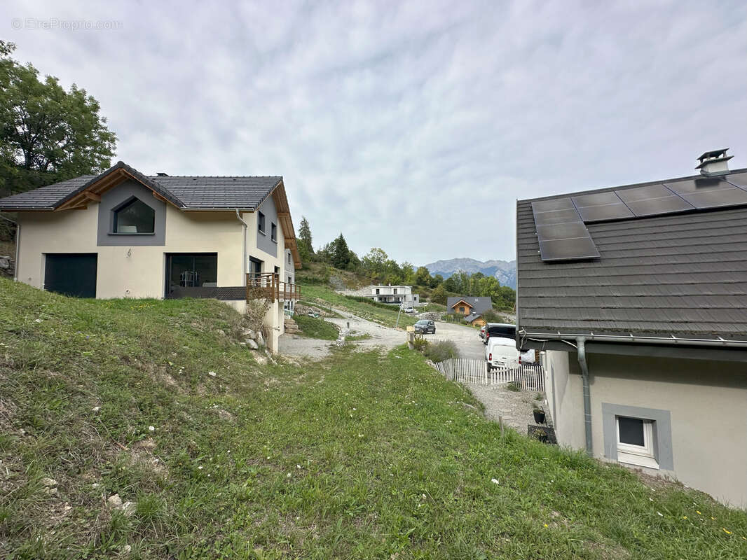 Terrain à FONTCOUVERTE-LA-TOUSSUIRE