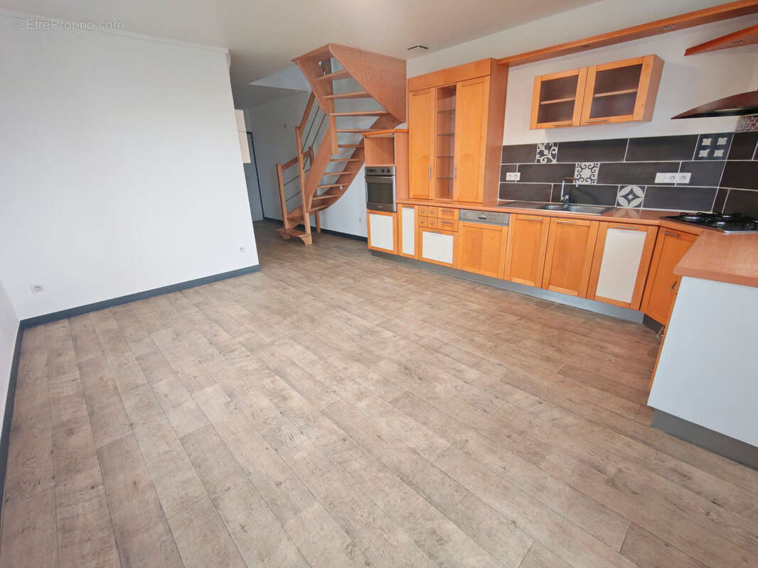 Appartement à DONVILLE-LES-BAINS