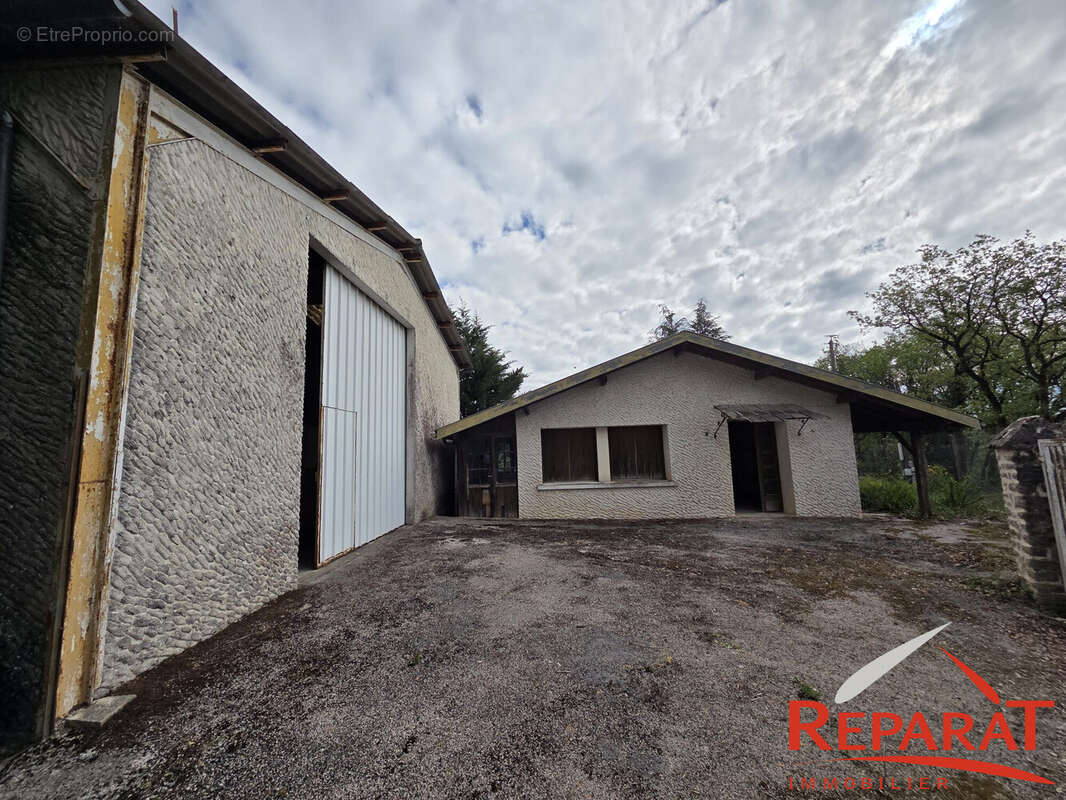 Commerce à NESPOULS