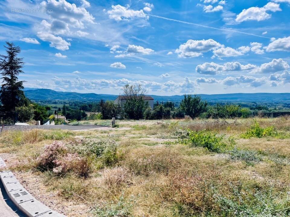 Terrain à PERTUIS