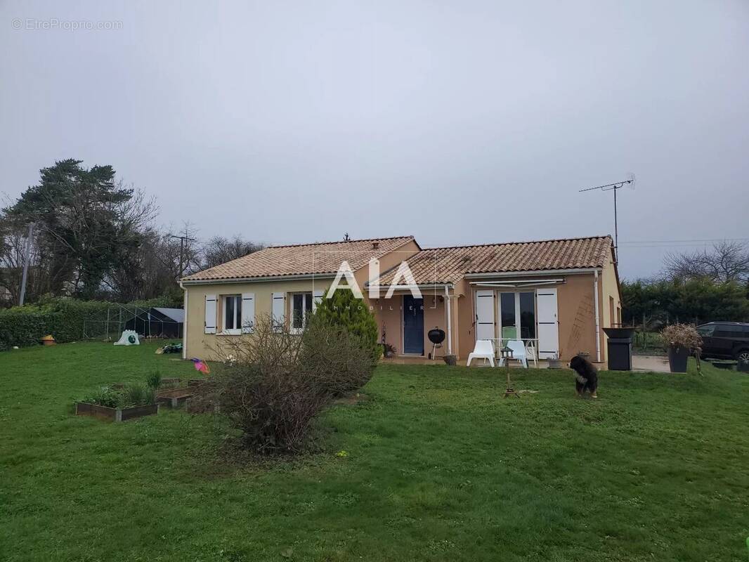 Maison à TAIZE-AIZIE