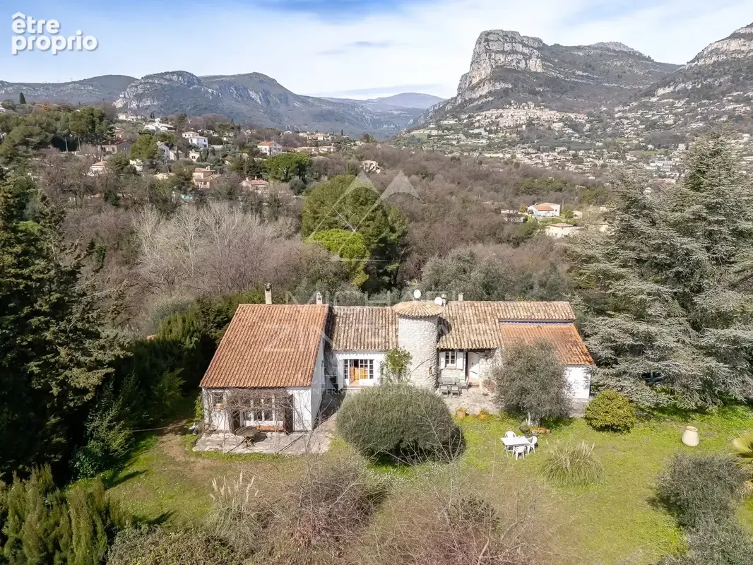Proche Nice - Superbe opportunité dans un écrin de verdure - photo 2