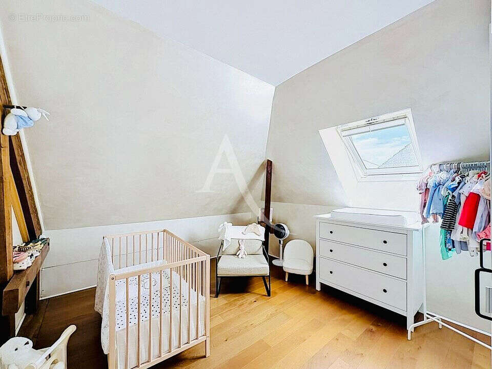 Magnifique maison 5chambres sur sous sol total et jardin sans vis-à-vis - photo 8