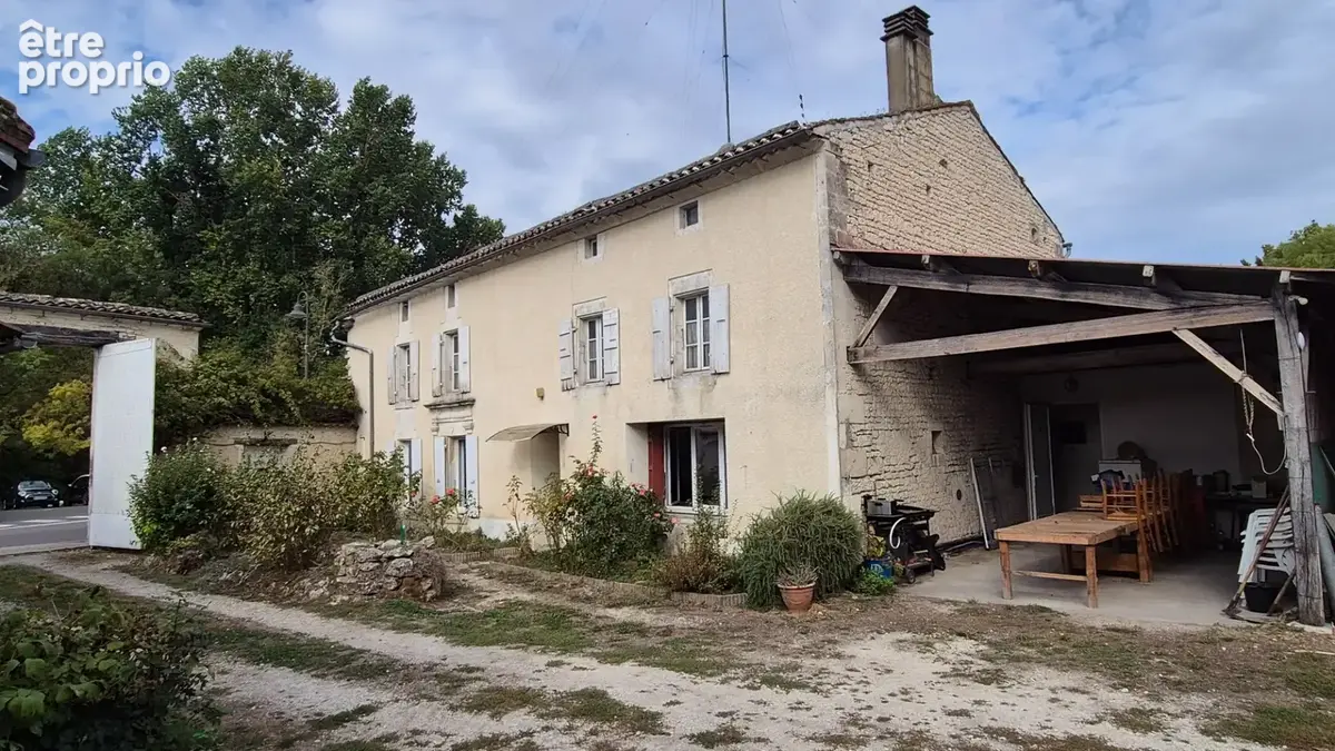 Corps de Ferme à rénover de 500 m2, proche commerces, beaucoup de dépendances - photo 16