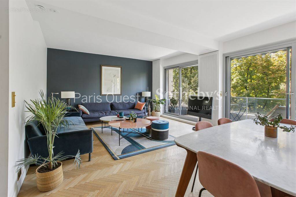 Appartement à NEUILLY-SUR-SEINE
