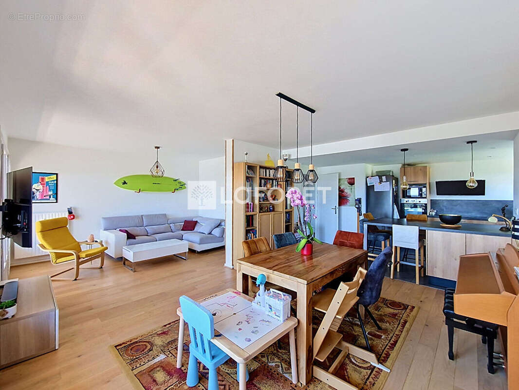 Appartement à RILLIEUX-LA-PAPE