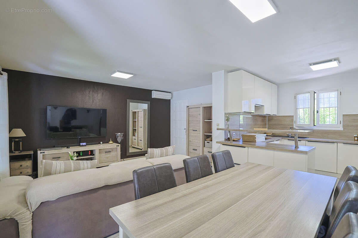 Maison à LA VALETTE-DU-VAR