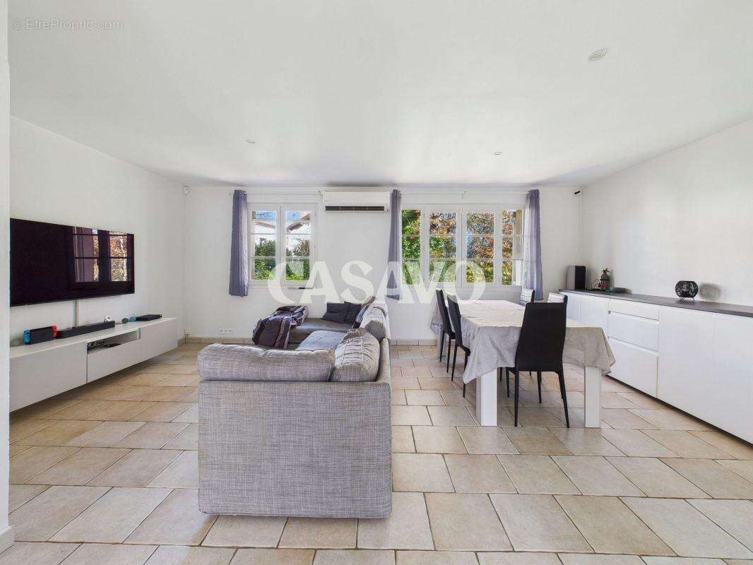 Appartement à PEYROLLES-EN-PROVENCE