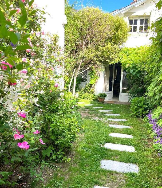 Maison à LE POULIGUEN