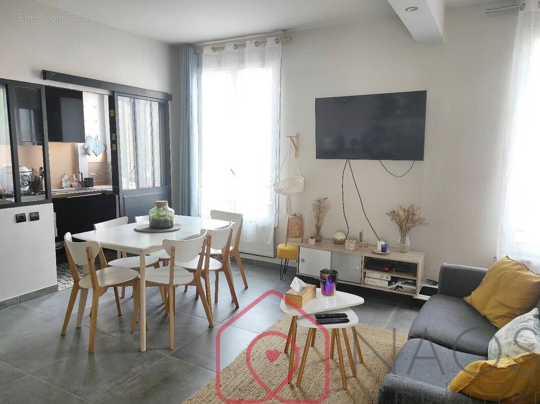 Appartement à L'ILE-SAINT-DENIS