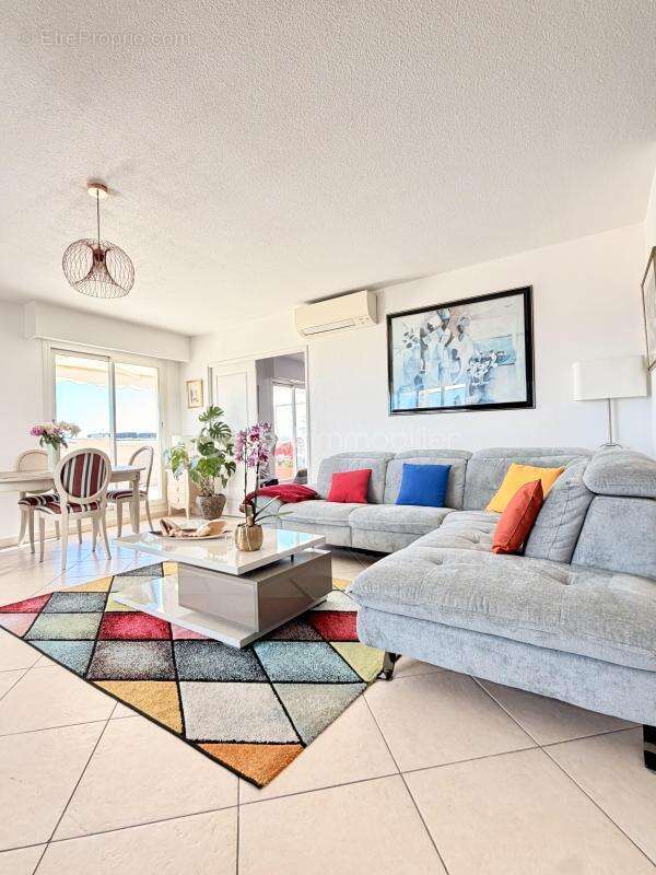 Appartement à SAINT-LAURENT-DU-VAR