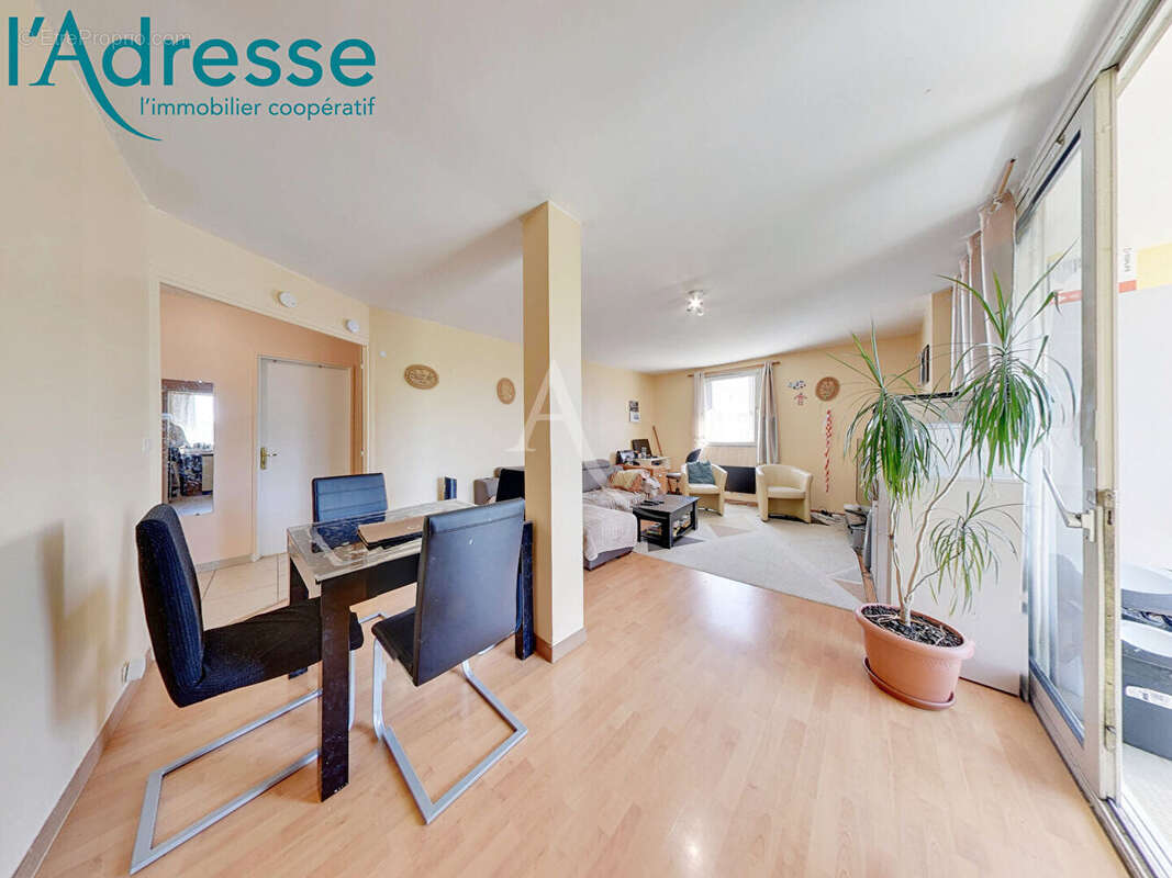 Appartement Noisiel 4 pièce(s) 81.42  m2 - photo 2