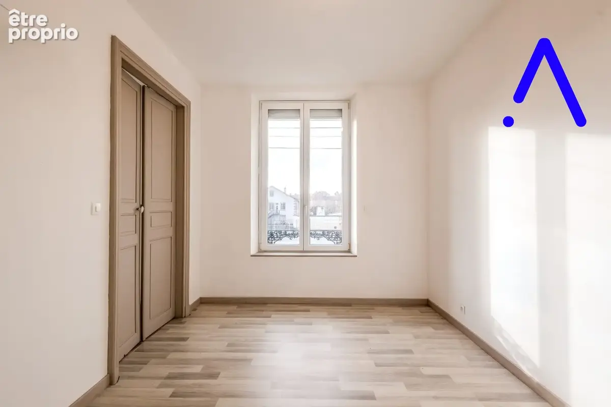 Maison 275 m² à Luneville  - photo 2