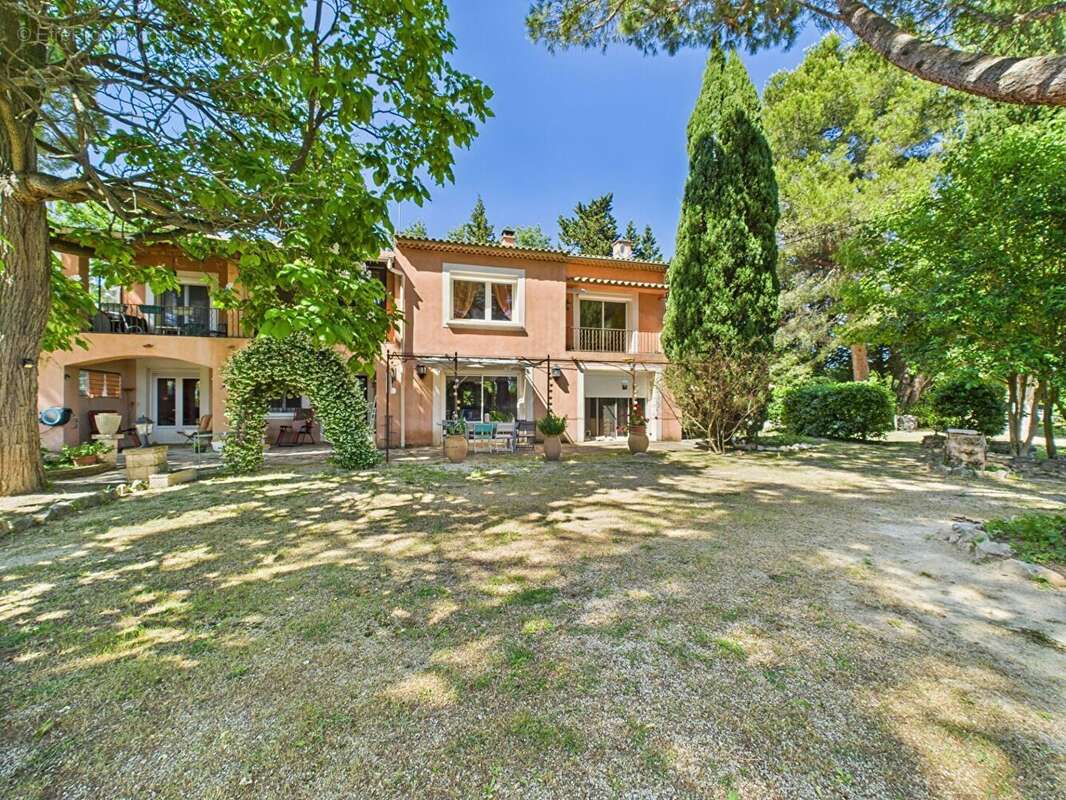 Maison 360 m² à Avignon  - photo 4