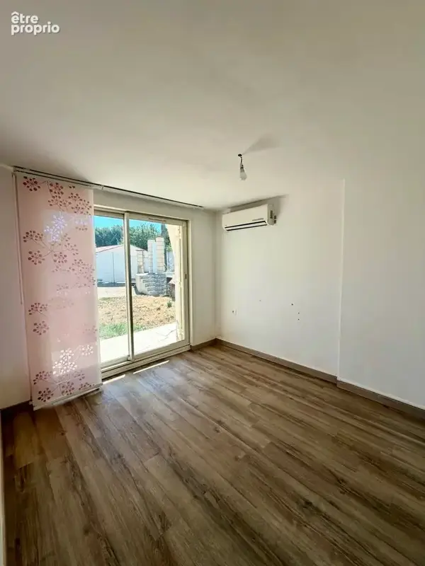 Maison T3 de 73 m2 sur 203 m2   Secteur Varage   Bord de l’étang - photo 5