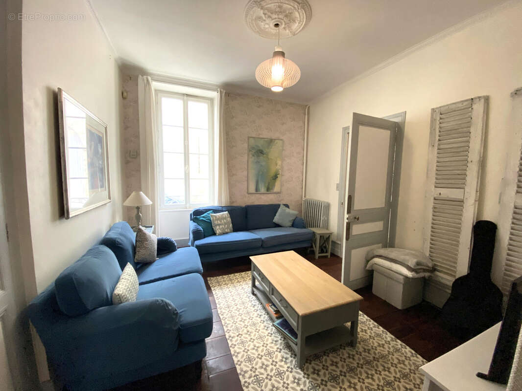 Maison à CHATEAUNEUF-SUR-CHARENTE