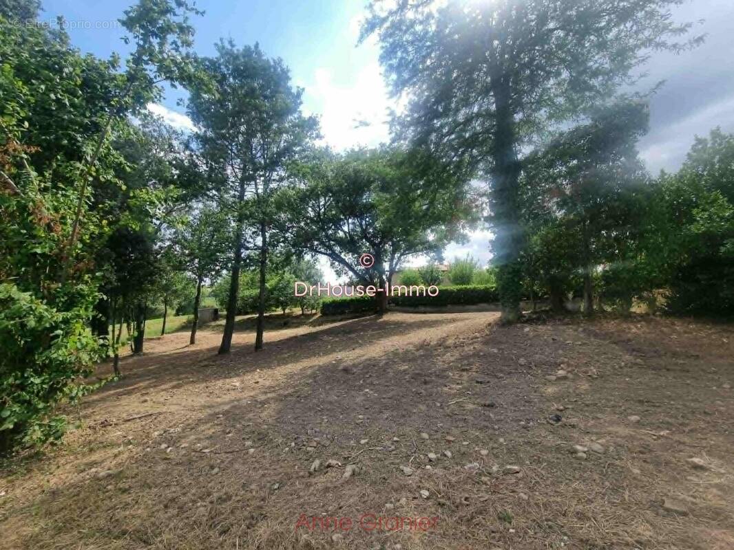 Terrain à MONTASTRUC-LA-CONSEILLERE