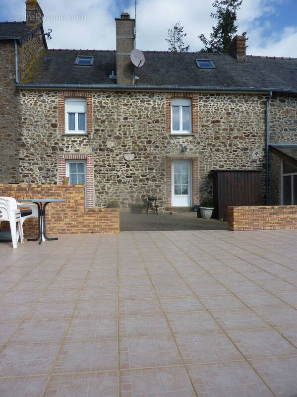 Maison à CHATILLON-SUR-COLMONT