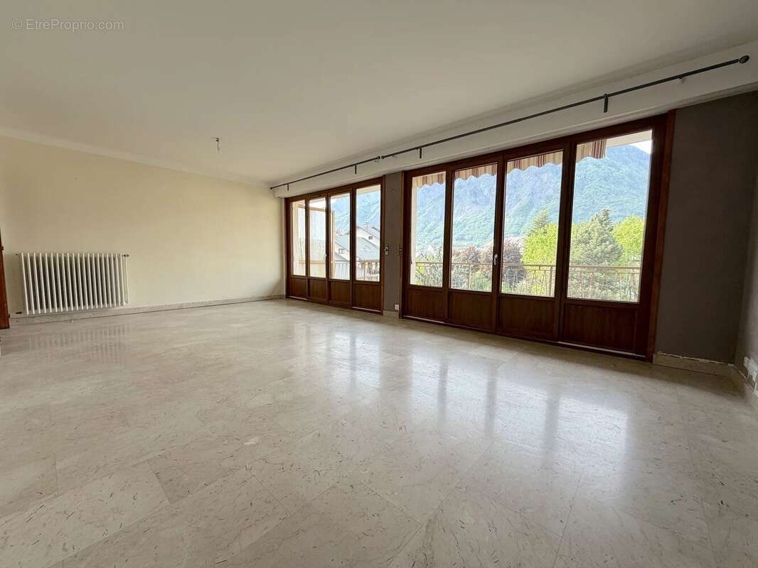 Appartement à SAINT-JEAN-DE-MAURIENNE