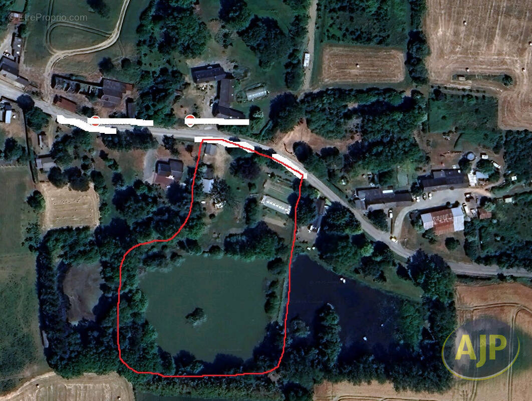 Terrain à SAINT-VINCENT-DES-LANDES