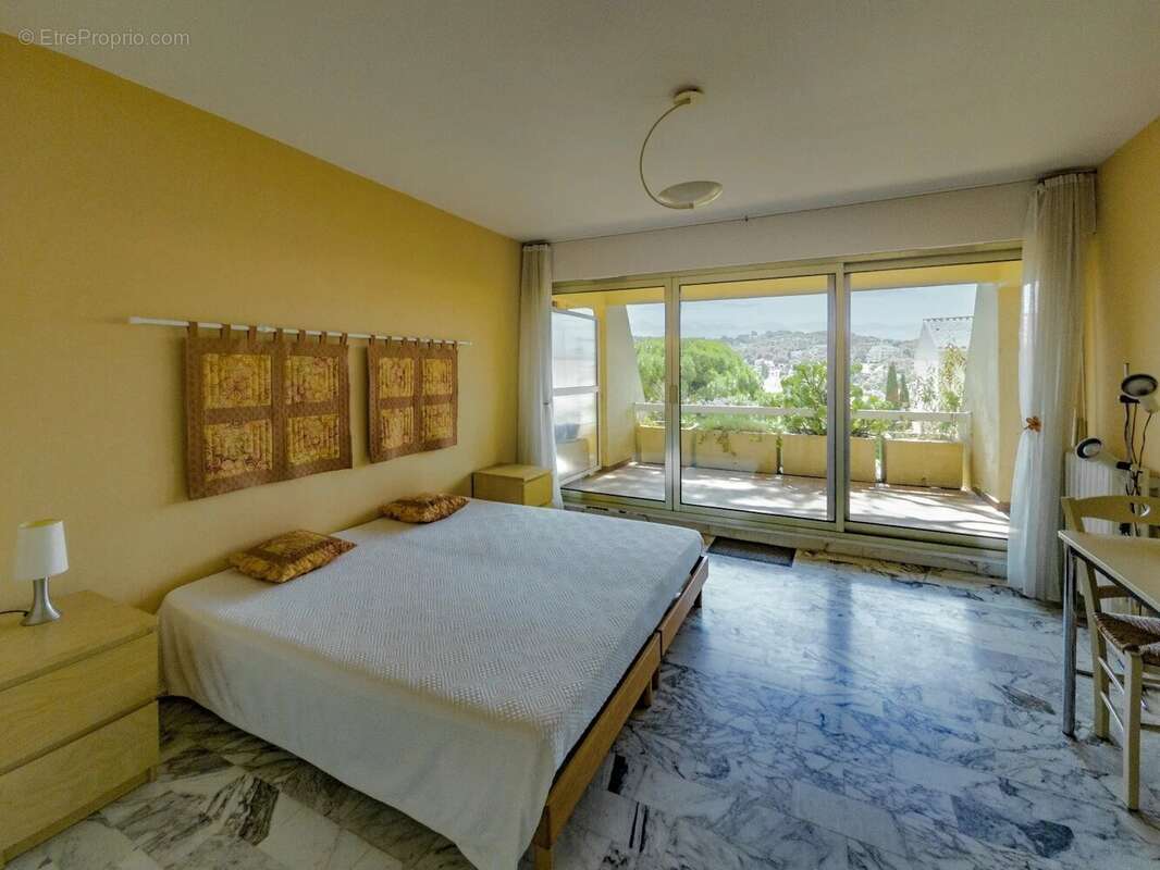 Appartement à SAINT-MANDRIER-SUR-MER