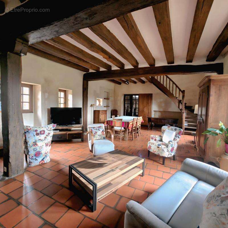 Maison à NEUILLE-PONT-PIERRE