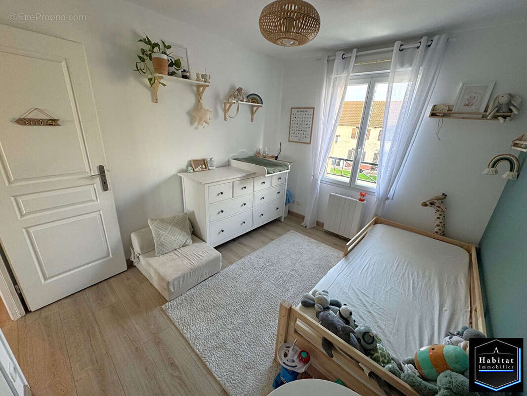 Maison à PEROY-LES-GOMBRIES