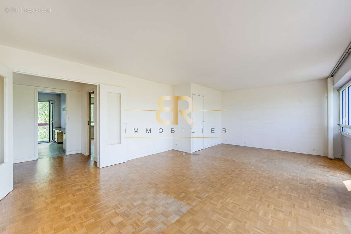 Appartement traversant de 3 pièces avec balcon, ascenseur et parking - photo 4