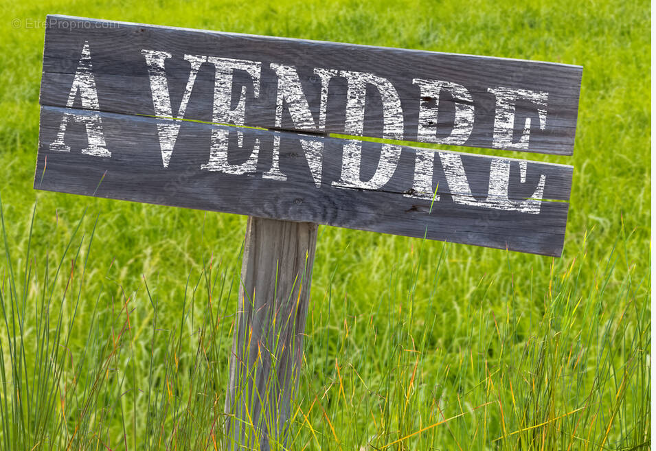 Terrain à MEZIERES-SUR-SEINE