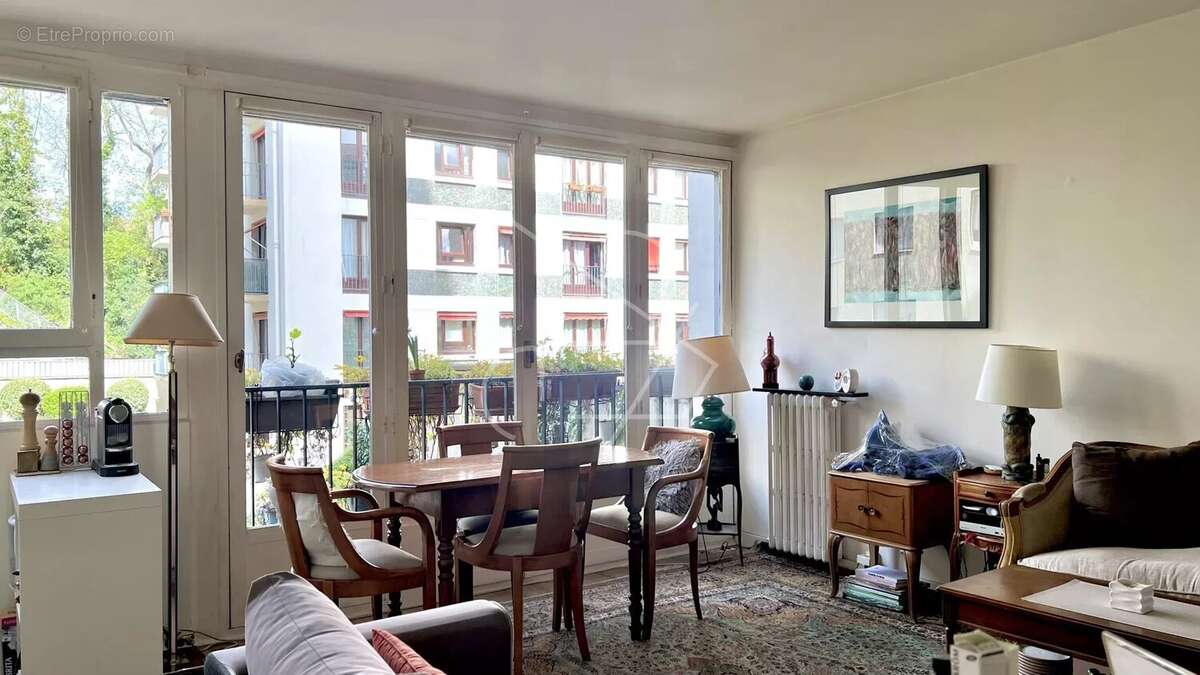 Appartement à PARIS-15E