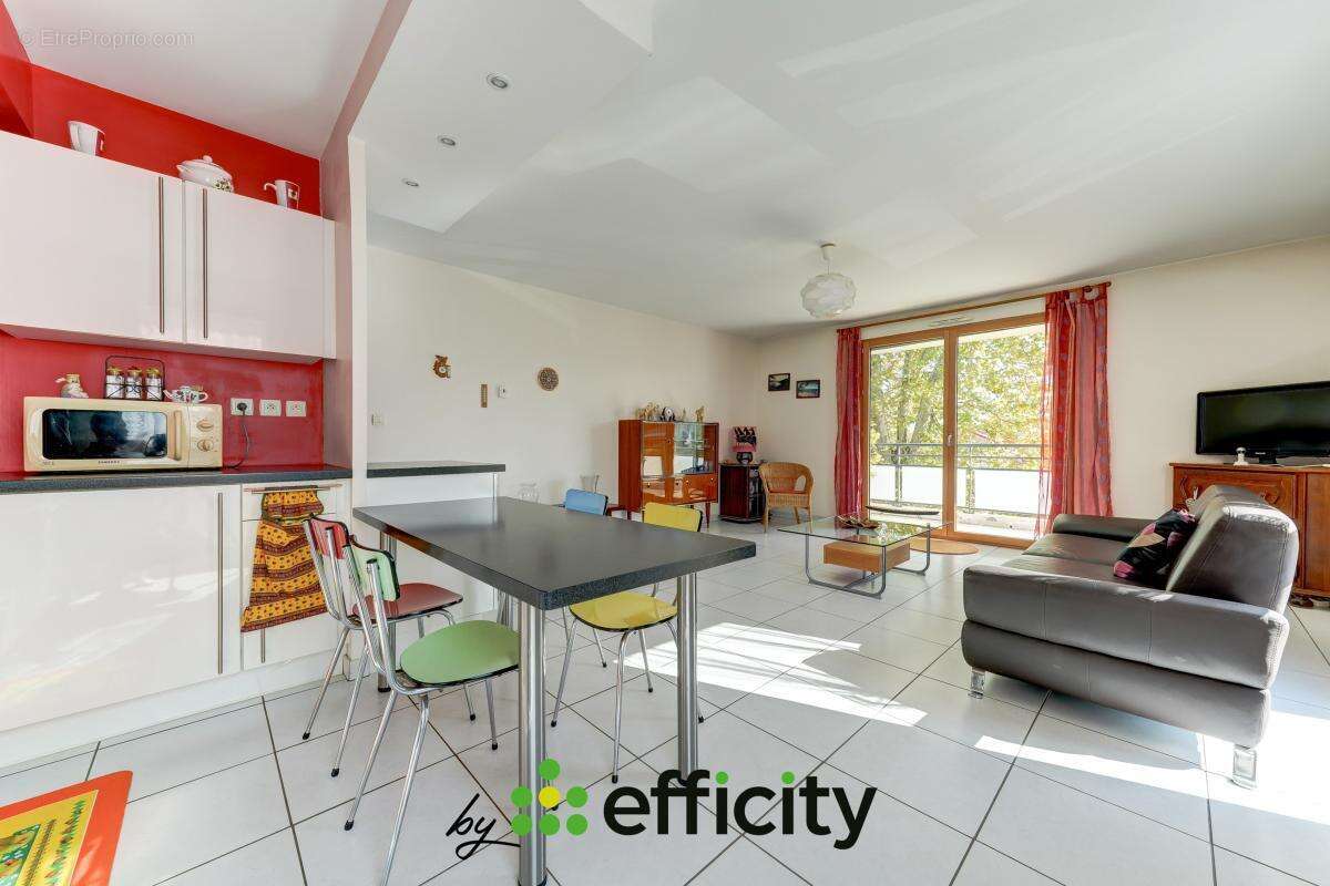 Appartement à SAINT-BONNET-DE-MURE