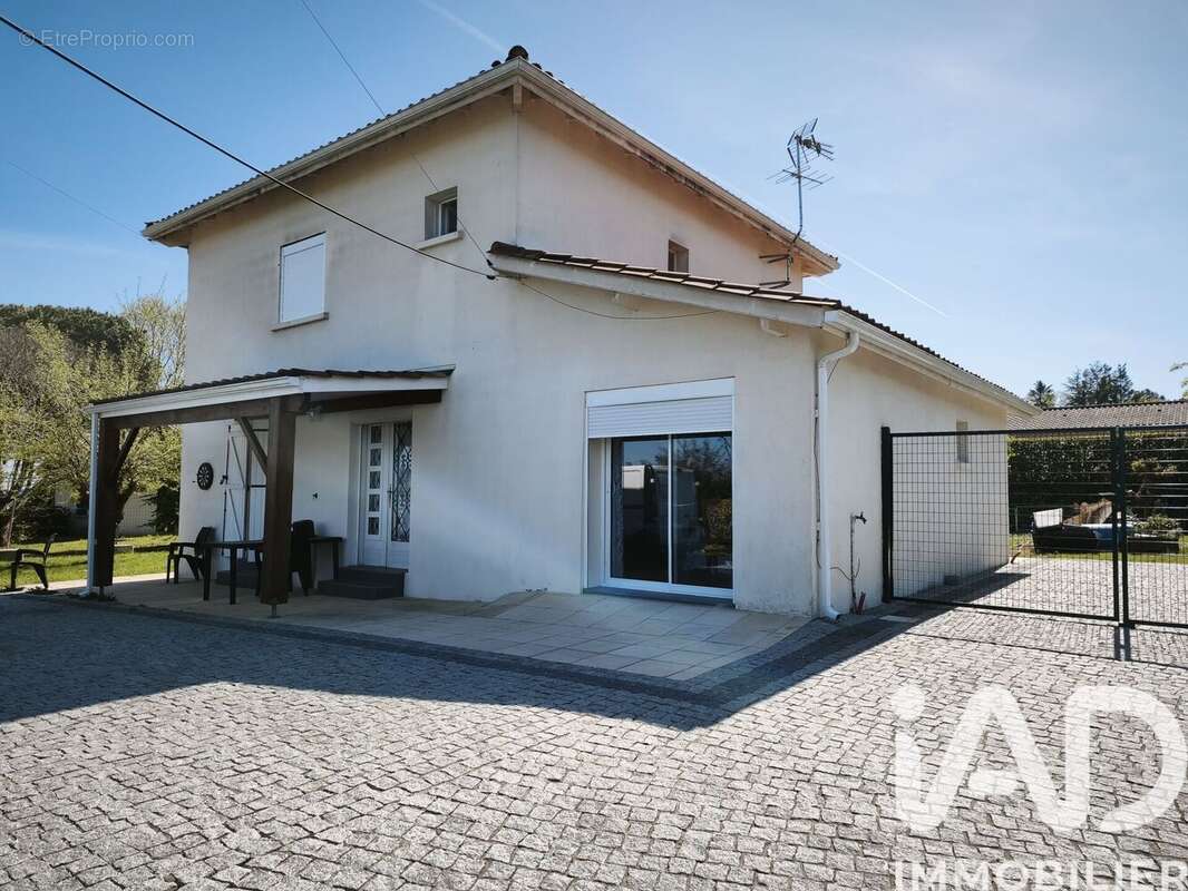Photo 1 - Maison à GUITRES