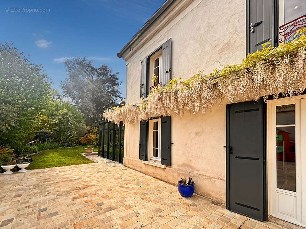 Maison à SAINTE-GENEVIEVE-DES-BOIS