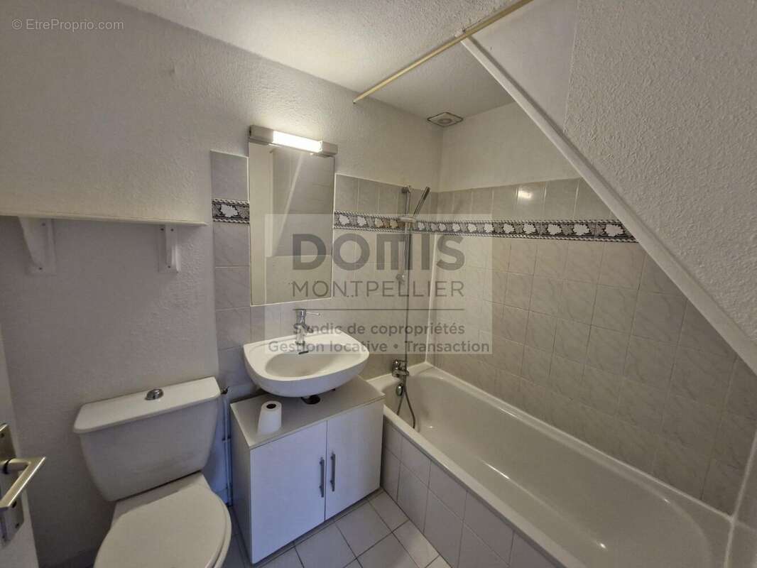 Maison à VIC-LA-GARDIOLE