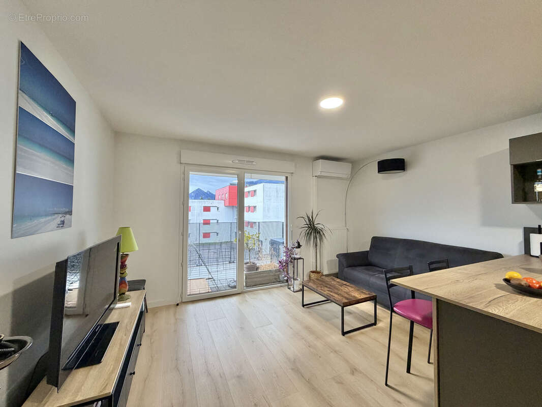 Appartement à LE PONT-DE-CLAIX