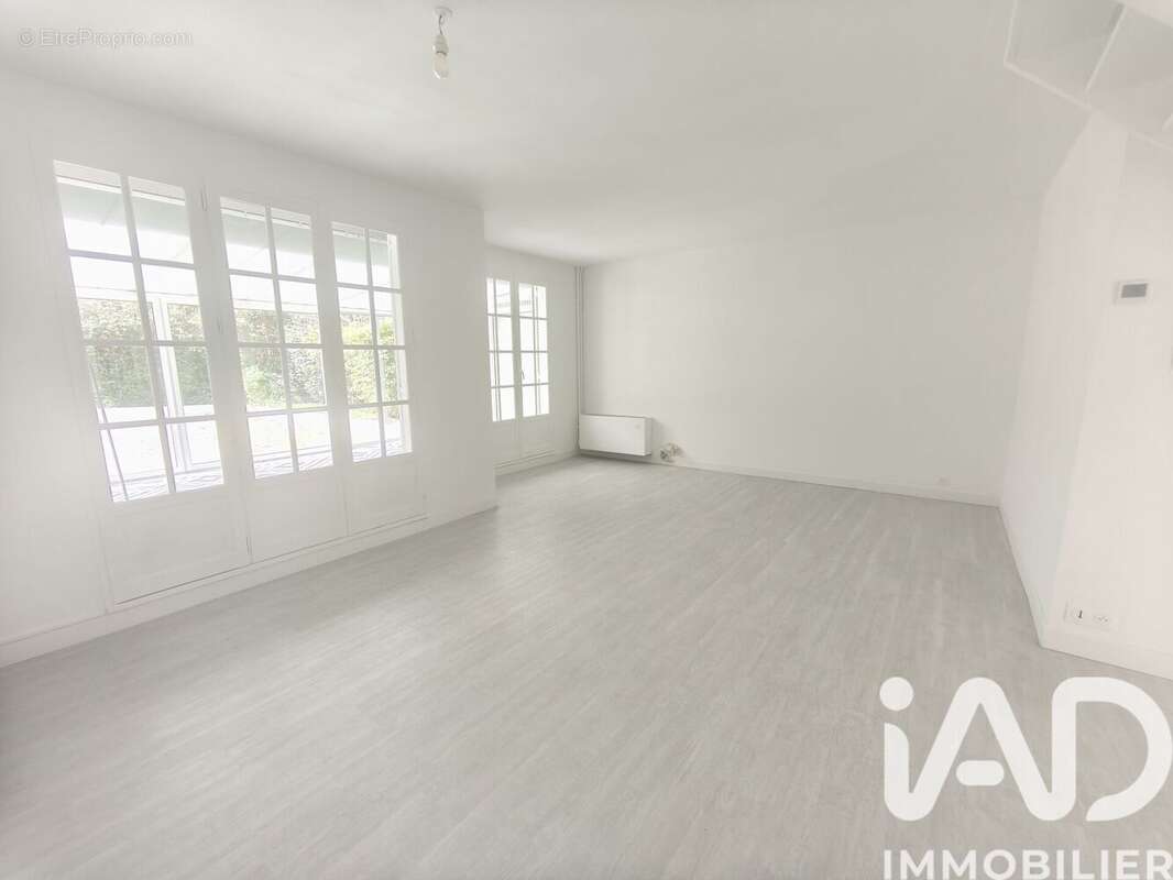 Photo 2 - Maison à LAVAL