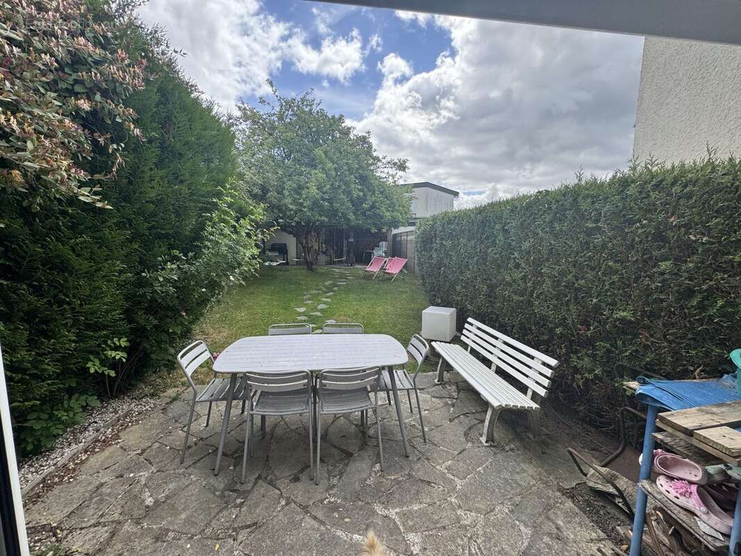 Maison à VILLIERS-LE-BACLE