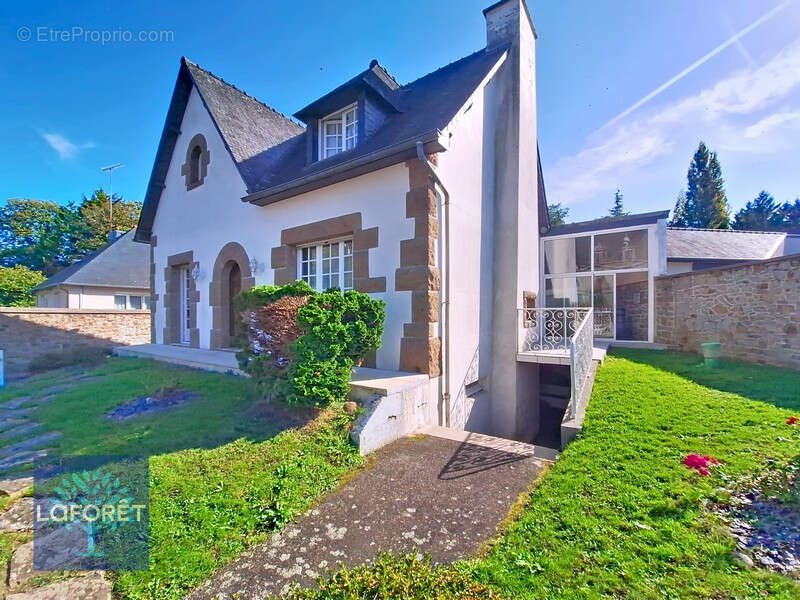 Maison à SAINT-BRICE-EN-COGLES