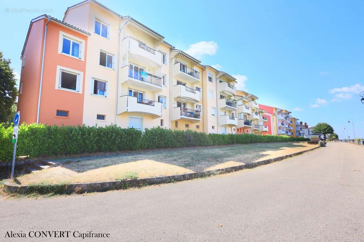 Appartement d'exception 99m² avec garage vue panoramique à SAINT LAURENT SUR SAONE (01) - photo 13
